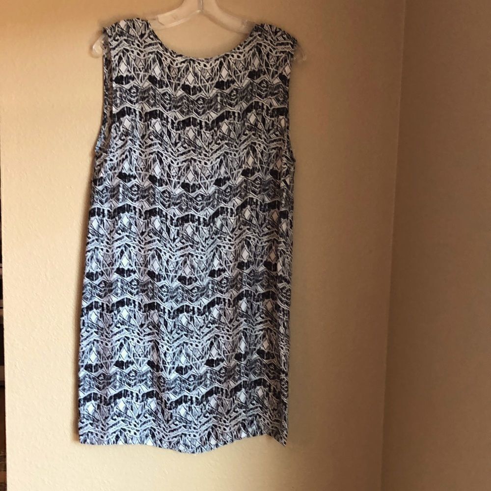Won‎ Hundred shift dress in 100% silk Style: Jenn black and white US 10 (40)